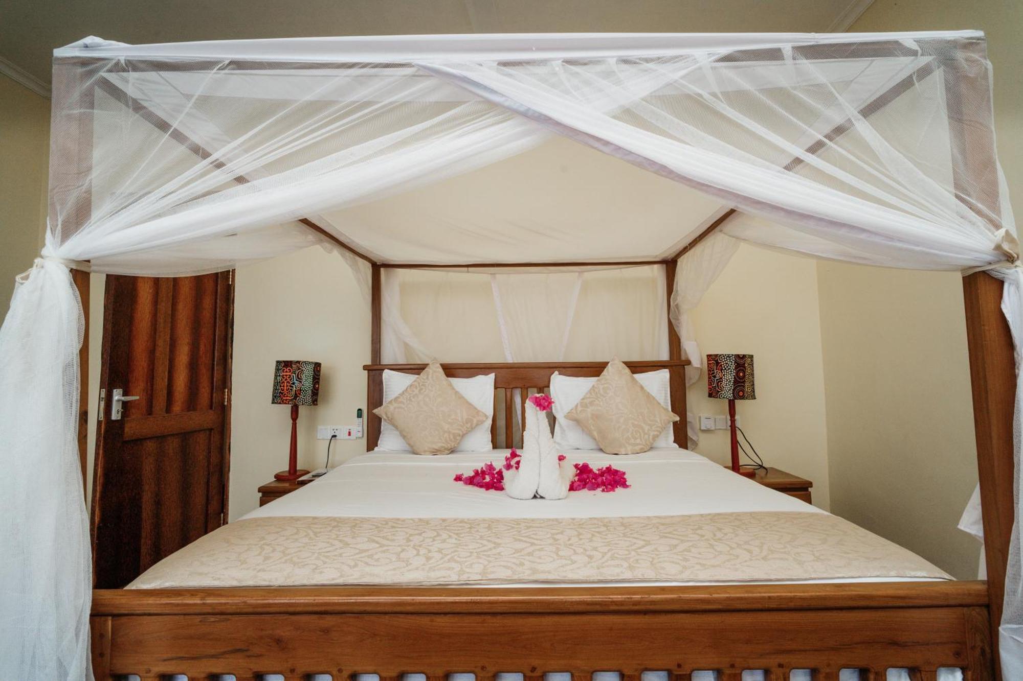 Maisara Mafia Beach Lodge Килиндони Екстериор снимка